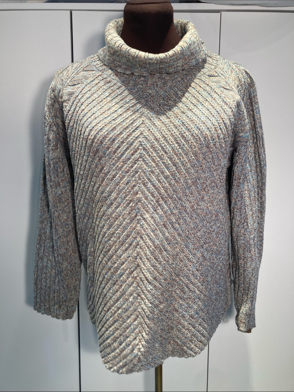 Tulila colors from the Andes cowl neck knit sweater M